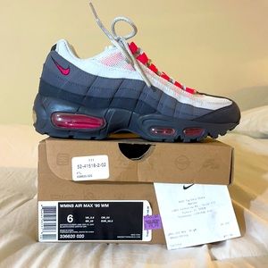 Woman’s AIR MAX ‘95  Anthracite Pink SIZE 6 VNDS